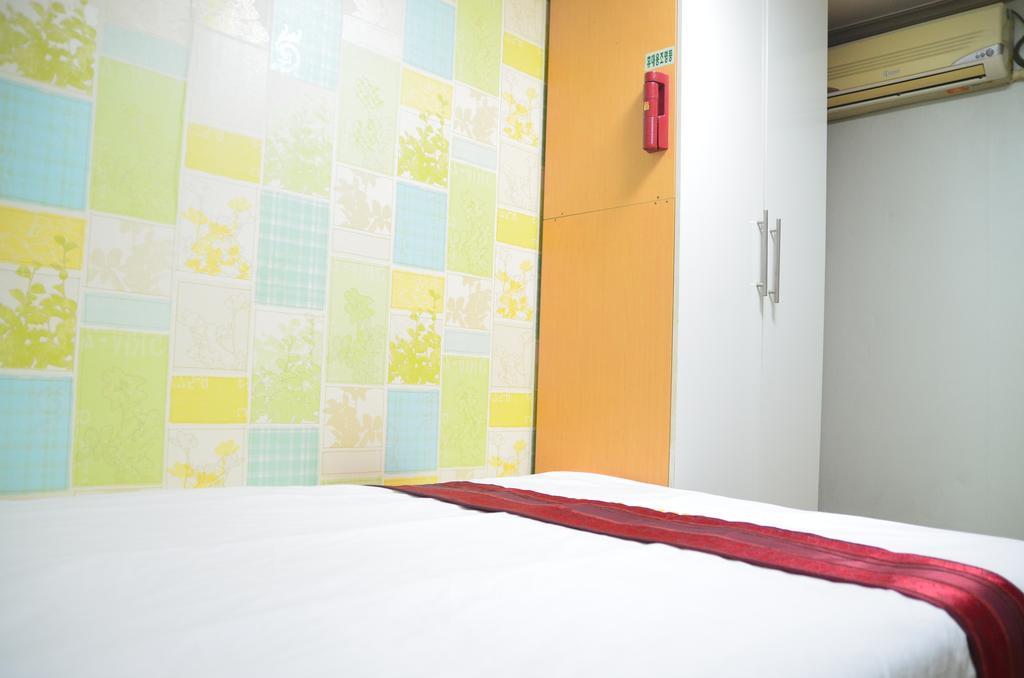Wow Hostel
